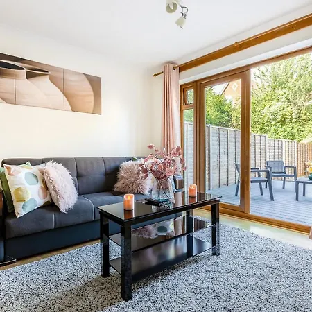 Cozy Family-Friendly House Apartment